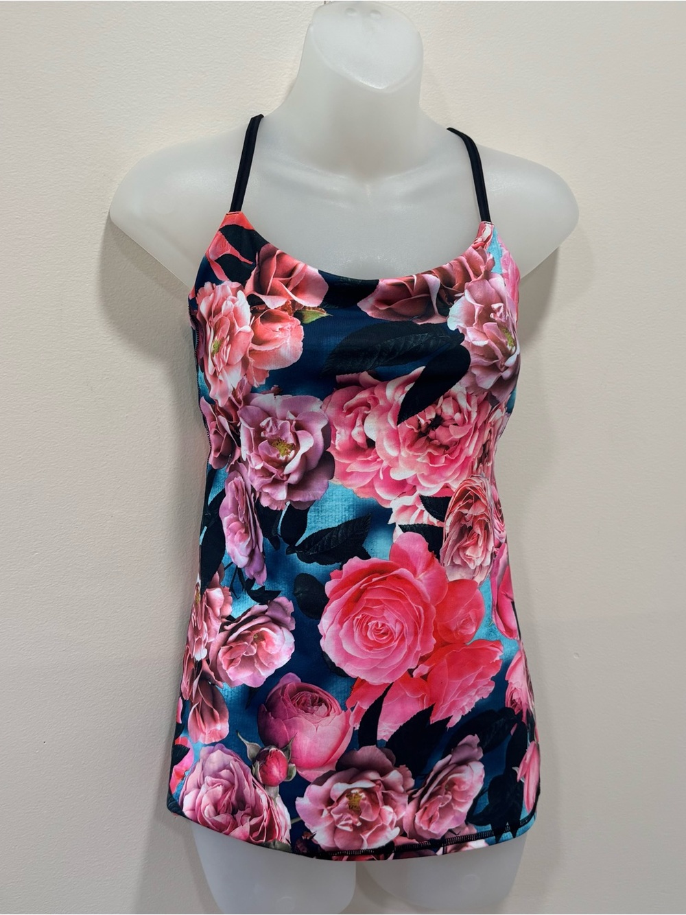 lululemon athletica Pink Floral Performance Tank Navy built in bra size 4